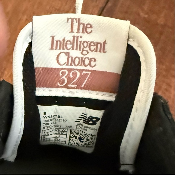 New Balance 327 Women’s 7 - Picture 6 of 11